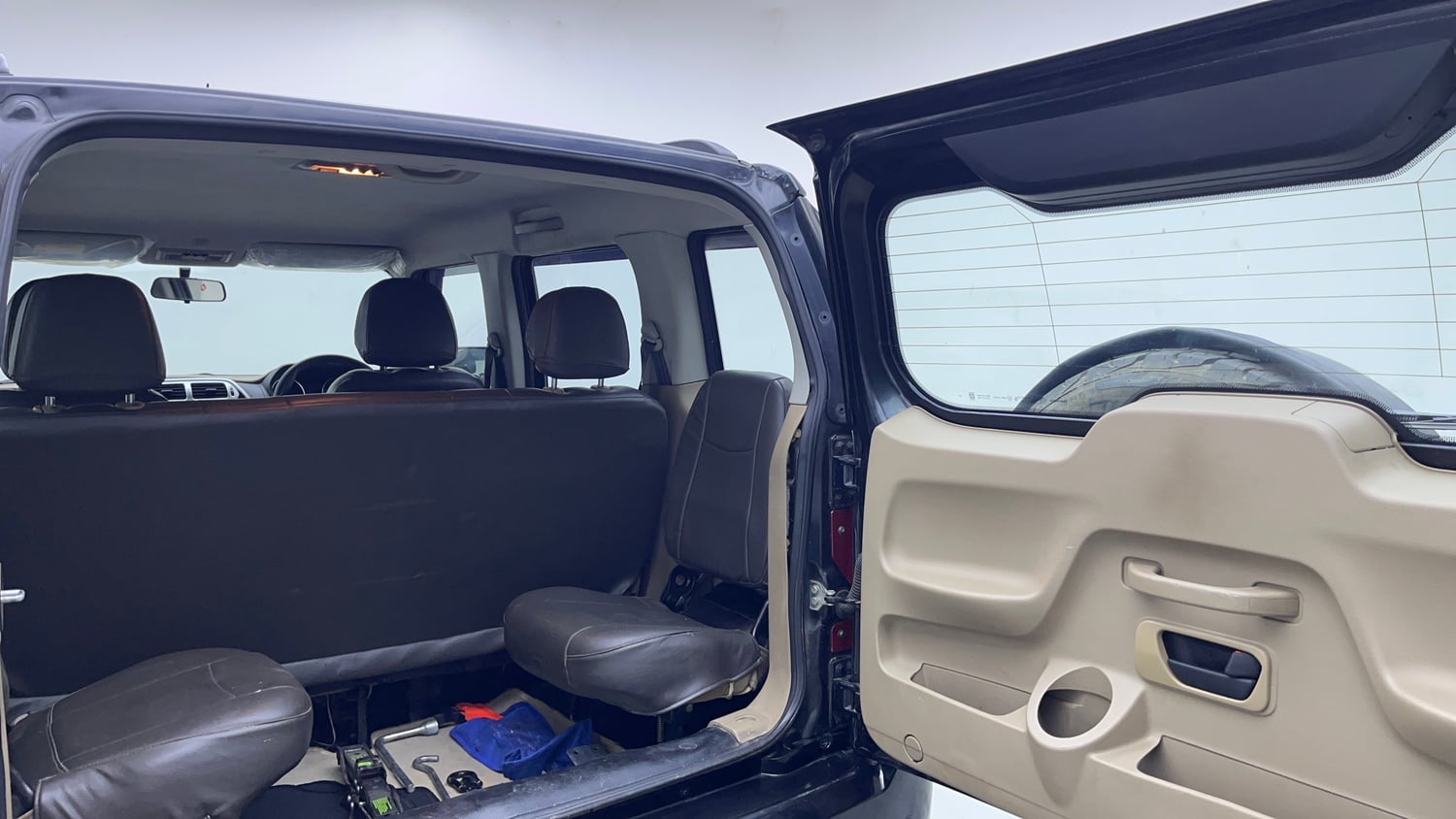 Used 2016 Mahindra TUV300 T8 Diesel Manual interior DICKY DOOR OPEN VIEW
