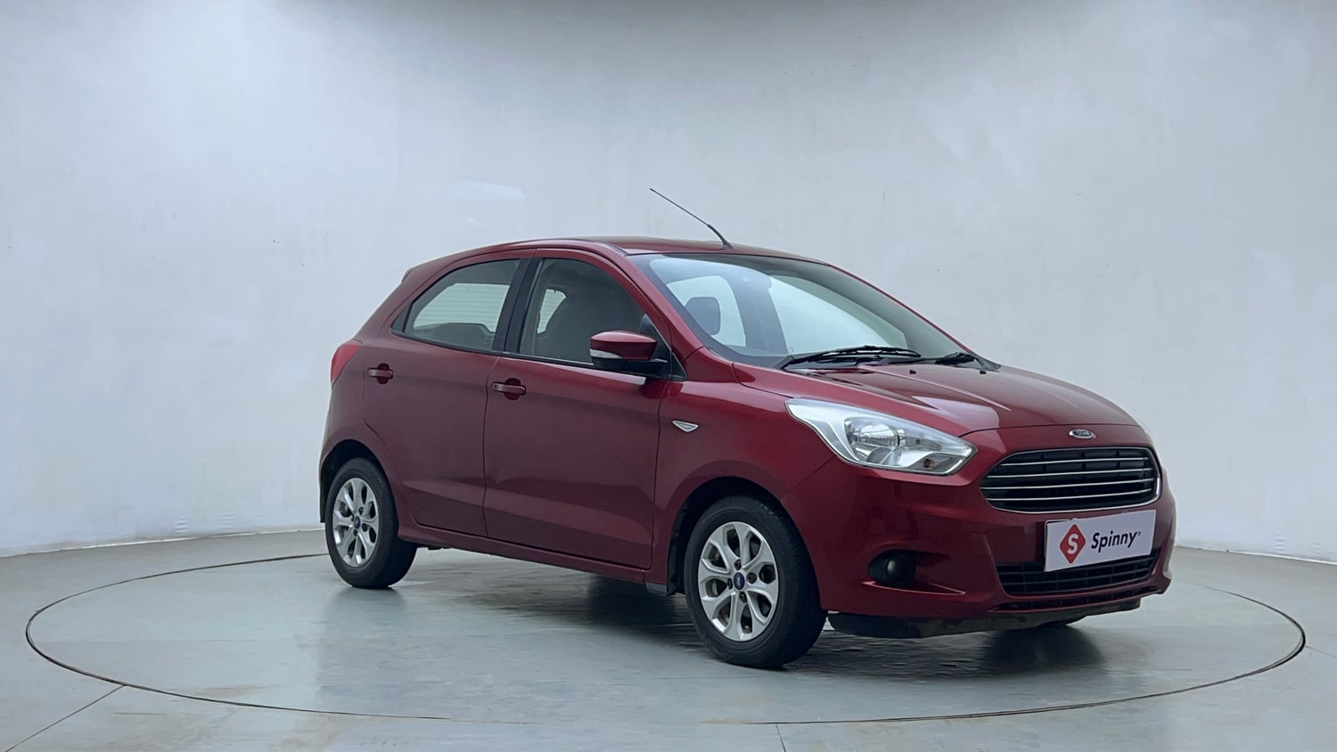 Used 2015 Ford Figo Titanium1.5 TDCi Diesel Manual exterior RIGHT FRONT CORNER VIEW