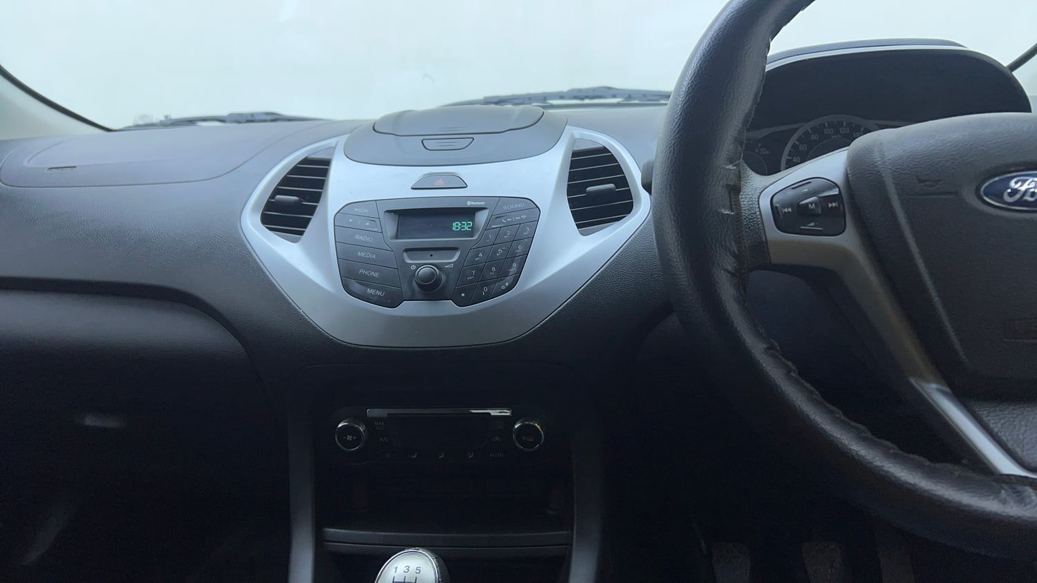 Used 2015 Ford Figo Titanium1.5 TDCi Diesel Manual top_features Integrated (in-dash) music system