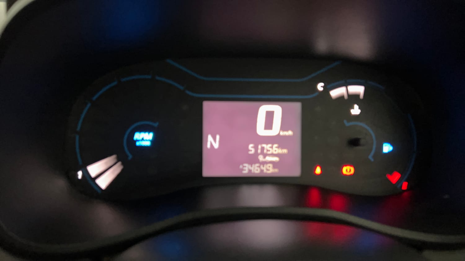 Used 2021 Renault Kwid RXT 1.0 AMT Opt Petrol Automatic interior CLUSTERMETER VIEW