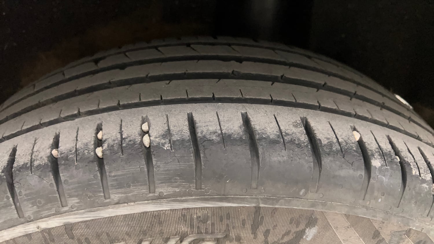 Used 2017 Maruti Suzuki Baleno Zeta 1.2 Petrol Manual tyres LEFT REAR TYRE TREAD VIEW