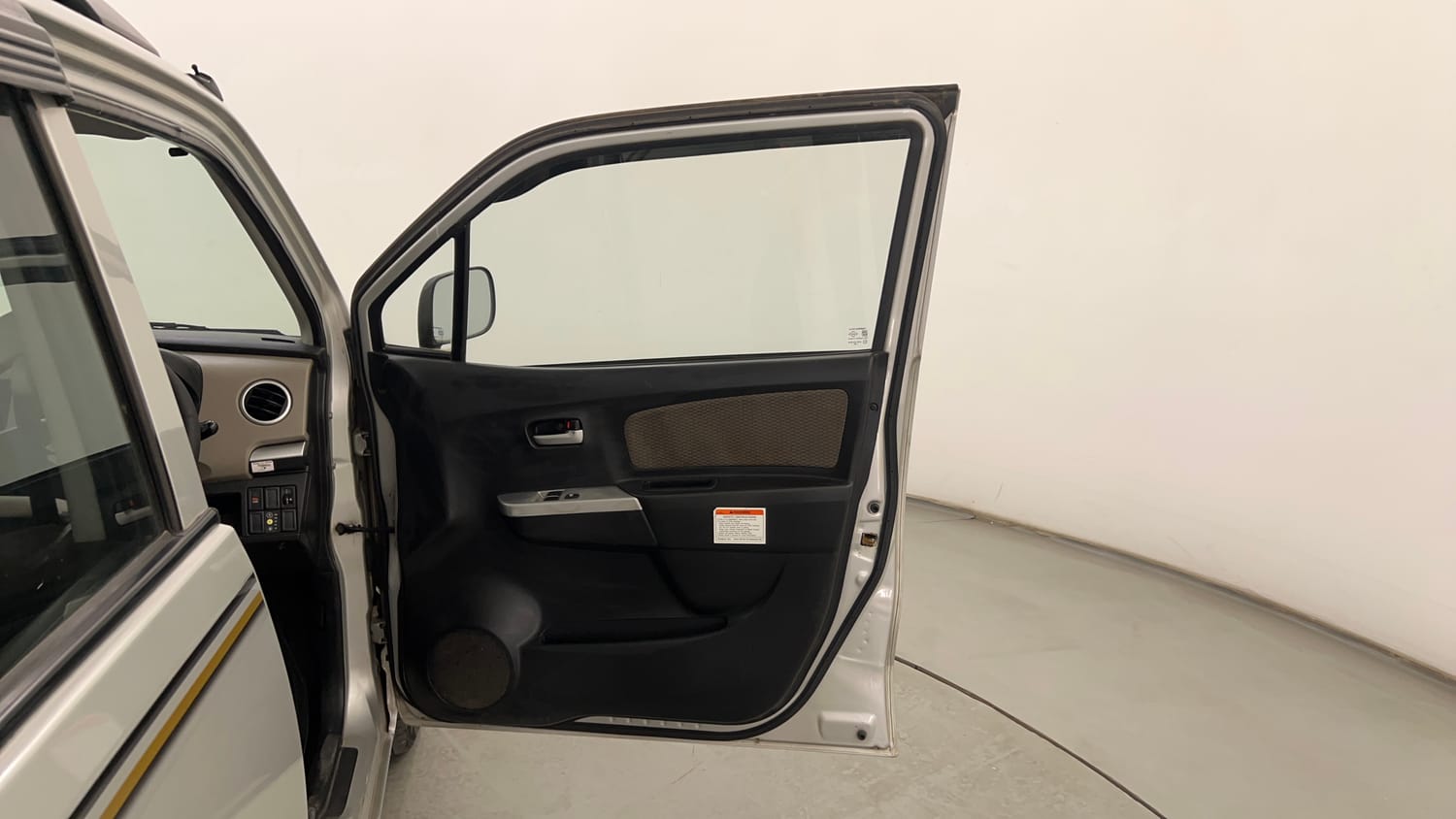 Used 2014 Maruti Suzuki Wagon R LXI CNG Cng Manual interior RIGHT FRONT DOOR OPEN VIEW