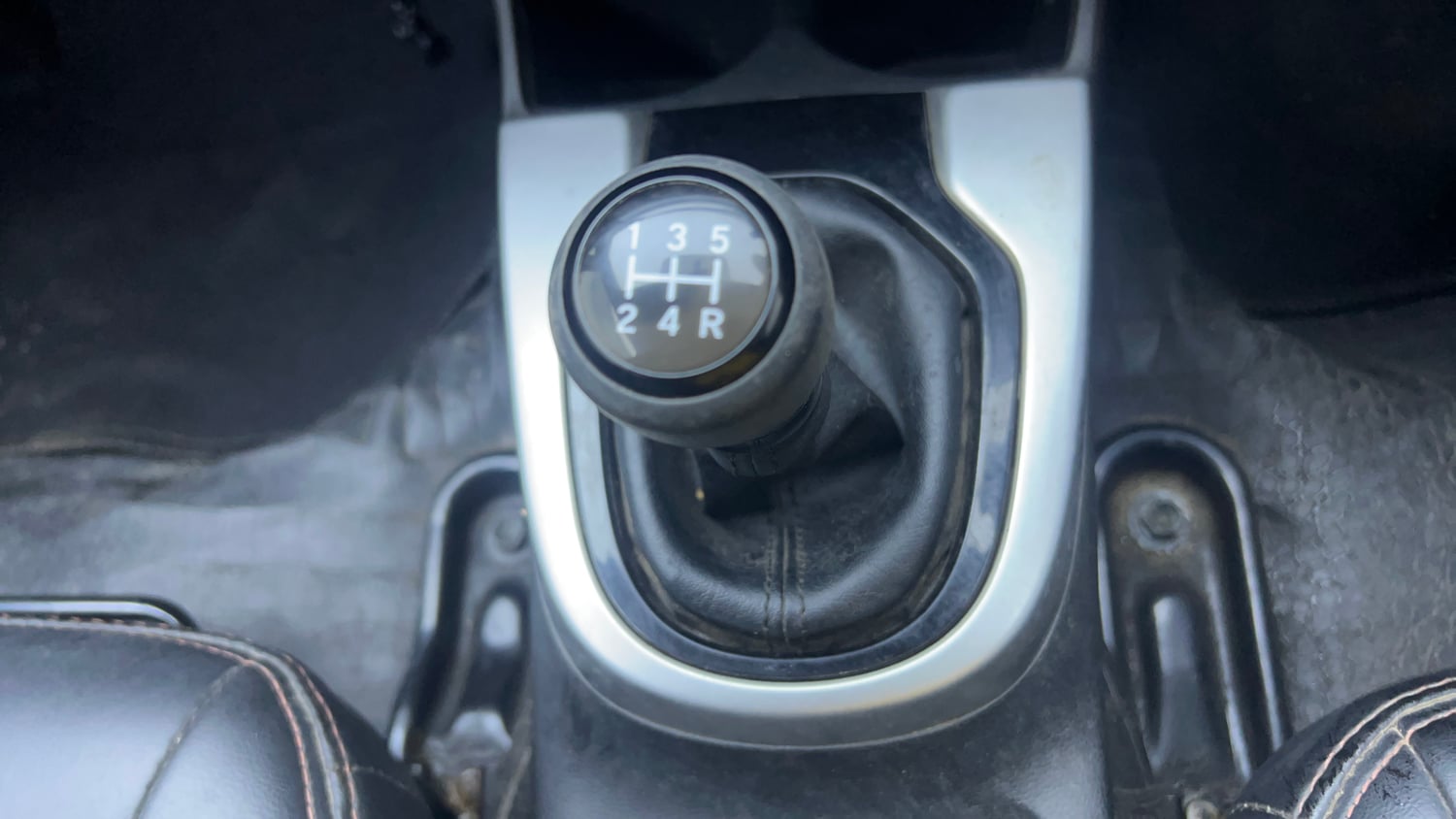 Used 2018 Honda WR-V VX MT Petrol Petrol Manual interior GEAR  KNOB VIEW
