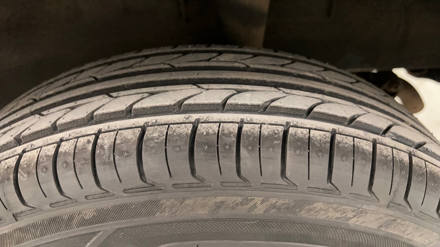 Used 2016 Renault Kwid RXT Petrol Manual tyres LEFT REAR TYRE TREAD VIEW