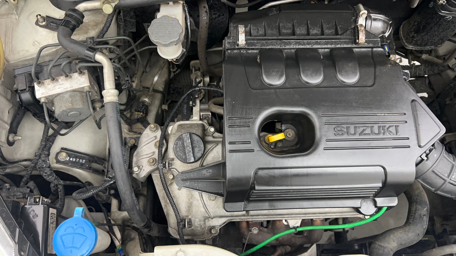 Used 2020 Maruti Suzuki Celerio ZXi Petrol Manual engine ENGINE RIGHT SIDE VIEW