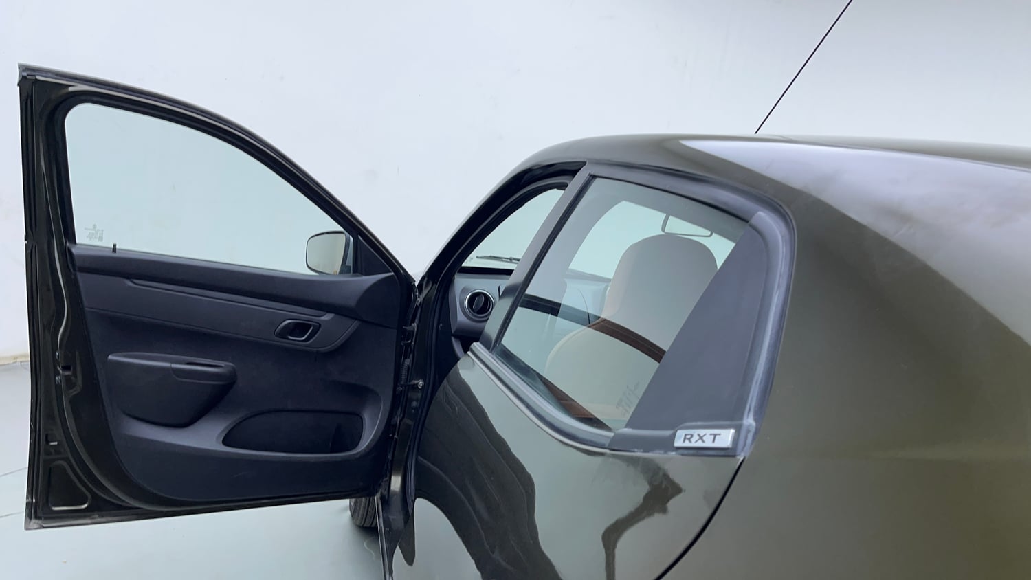 Used 2018 Renault Kwid 1.0 RXT Petrol Manual interior LEFT FRONT DOOR OPEN VIEW
