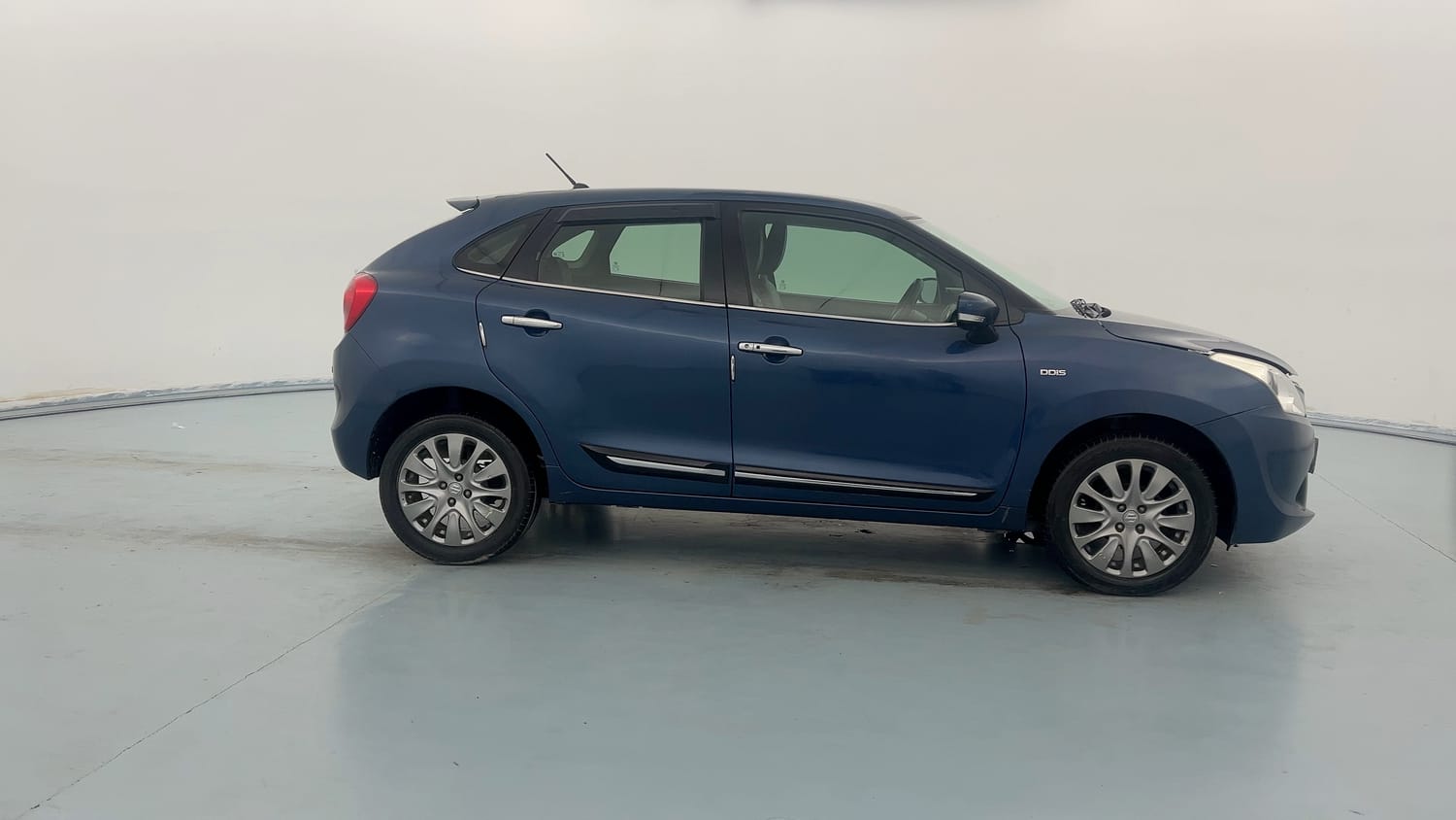 Used 2017 Maruti Suzuki Baleno Zeta 1.3 Diesel Manual exterior RIGHT SIDE VIEW