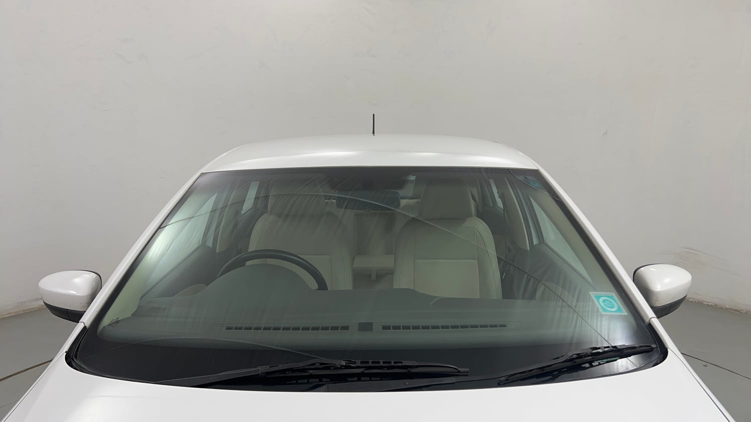 Used 2014 Volkswagen Vento Highline Petrol Petrol Manual exterior FRONT WINDSHIELD VIEW