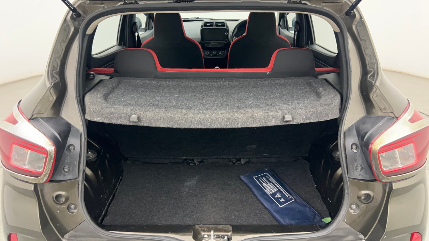 Used 2021 Renault Kwid RXT 1.0 (O) Petrol Manual interior DICKY INSIDE VIEW