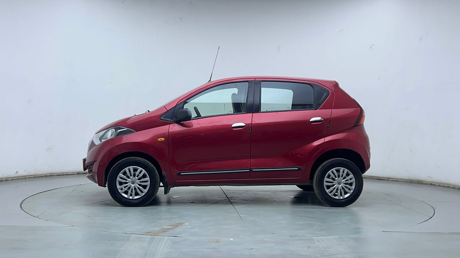 Used 2018 Datsun Redi-GO S 1.0 AMT Petrol Automatic exterior LEFT SIDE VIEW