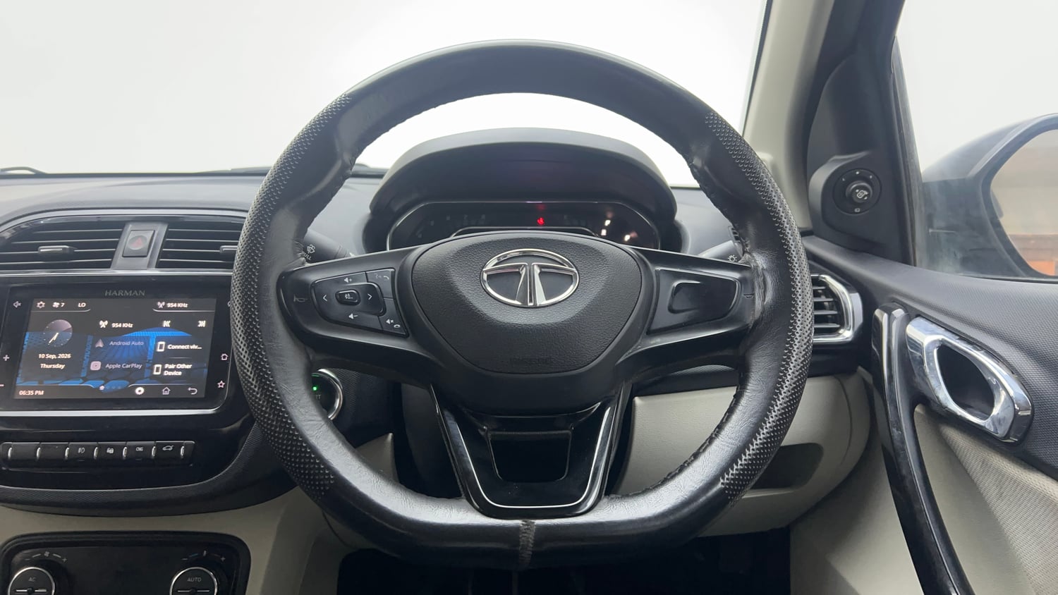 Used 2022 Tata Tigor XZ Plus CNG Cng Manual interior STEERING VIEW