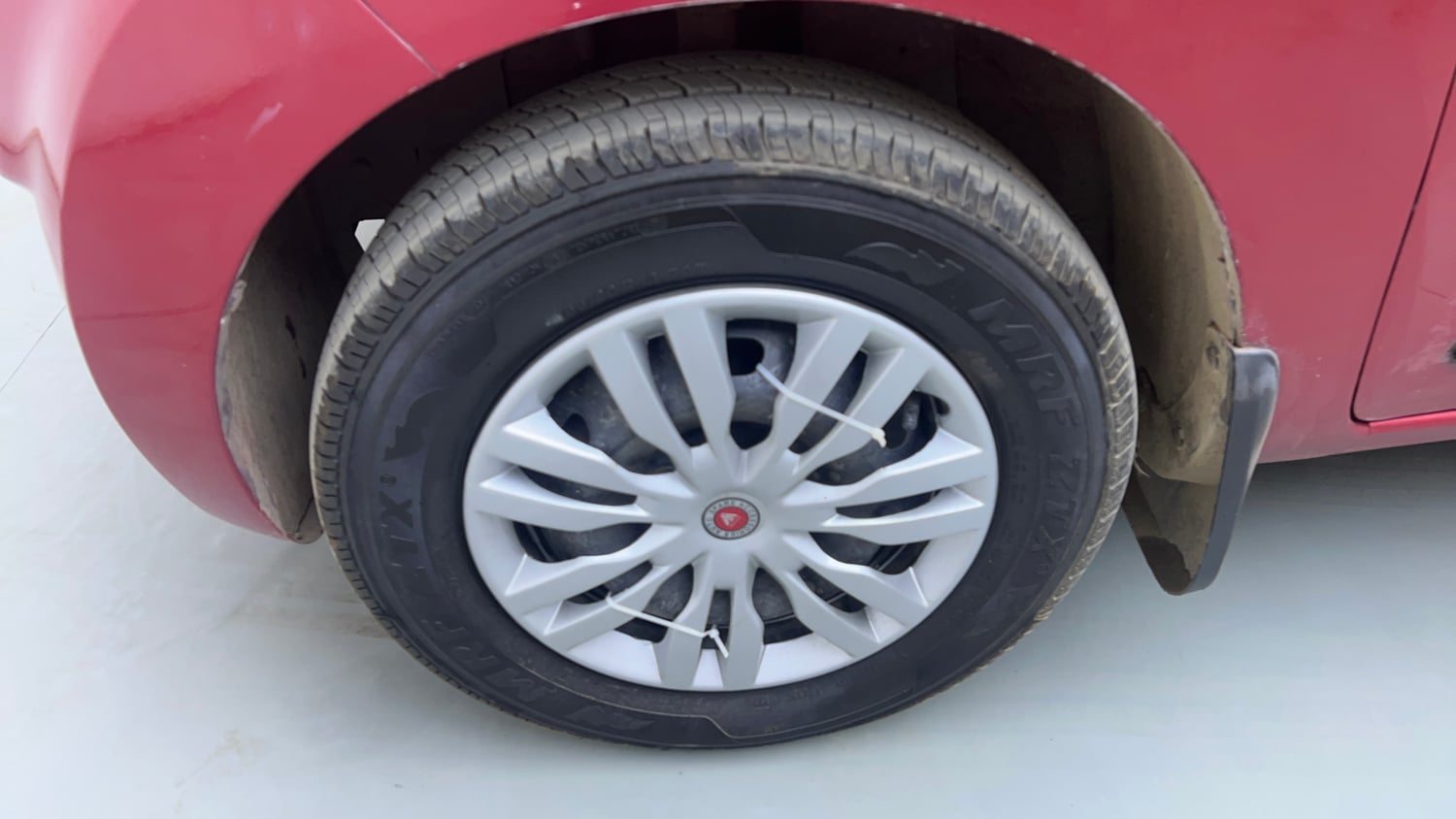 Used 2018 Datsun Redi-GO S 1.0 AMT Petrol Automatic tyres LEFT FRONT TYRE RIM VIEW