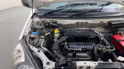 Used 2014 Maruti Suzuki Alto 800 Lxi Petrol Manual engine ENGINE RIGHT SIDE HINGE & APRON VIEW