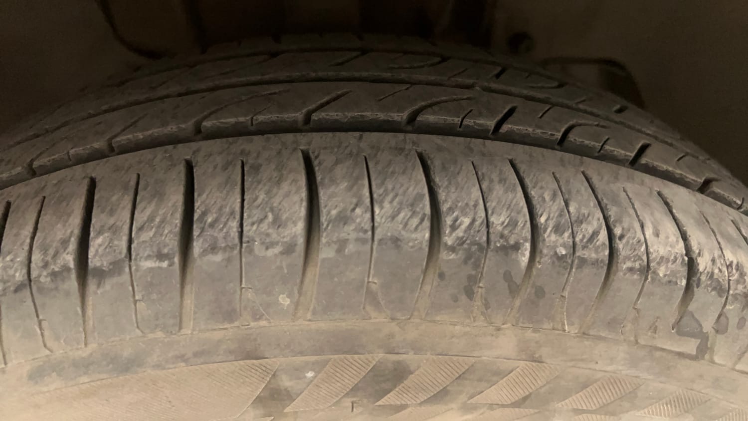 Used 2018 Tata Tiago Revotron XZ Petrol Manual tyres RIGHT FRONT TYRE TREAD VIEW