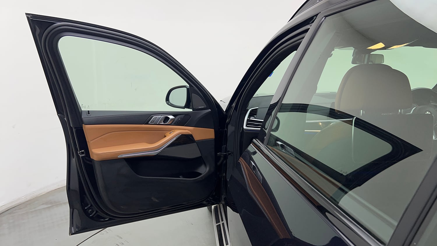 Used 2021 BMW X7 xDrive40i M Sport Petrol Automatic interior LEFT FRONT DOOR OPEN VIEW