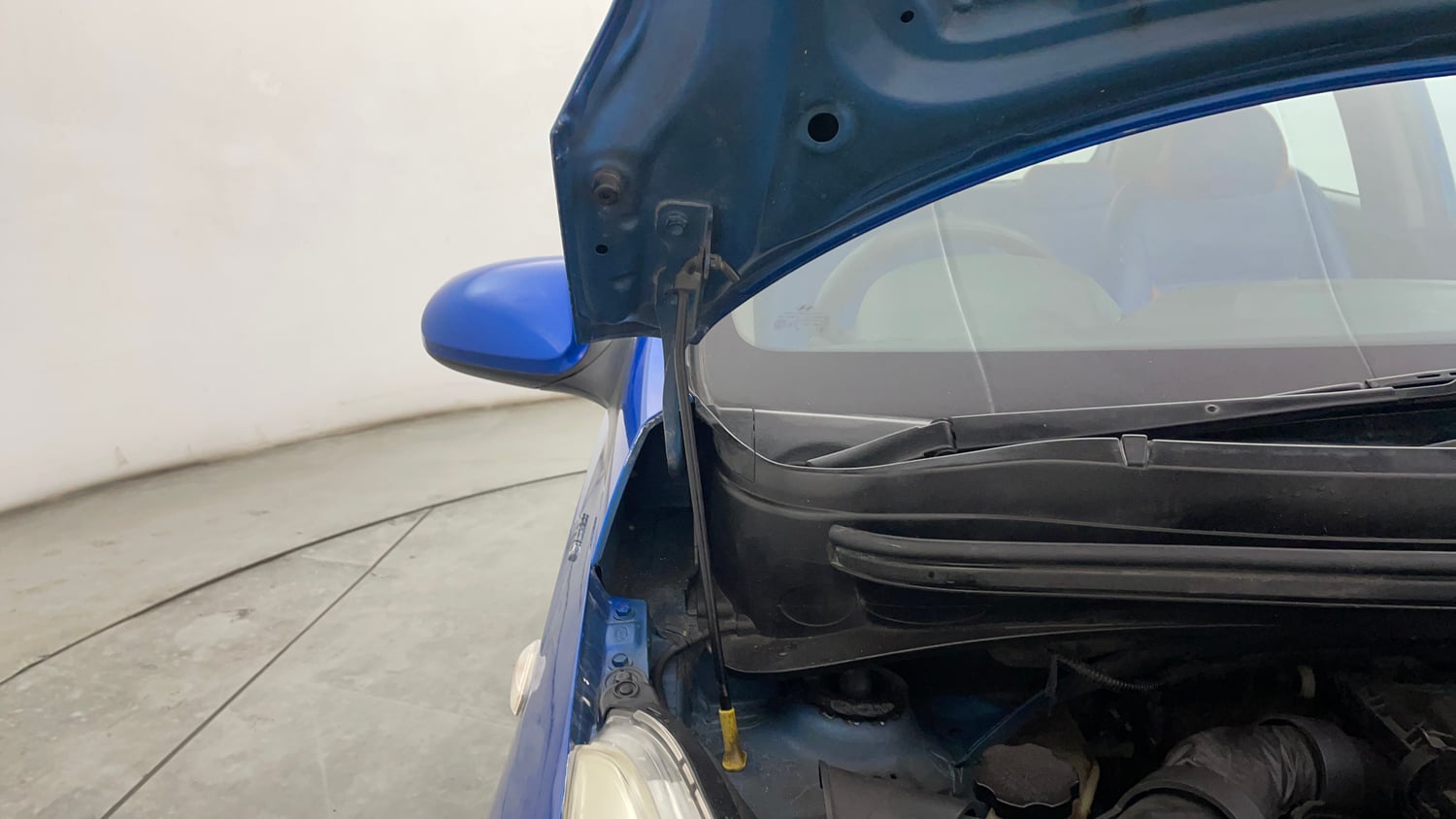 Used 2018 Hyundai Grand i10 Magna AT 1.2 Kappa VTVT Petrol Automatic engine ENGINE RIGHT SIDE HINGE & APRON VIEW