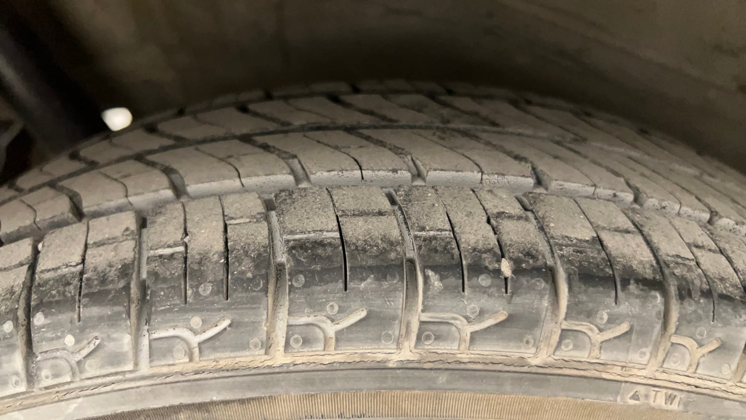 Used 2012 Maruti Suzuki Wagon R LXi Petrol Manual tyres RIGHT REAR TYRE TREAD VIEW