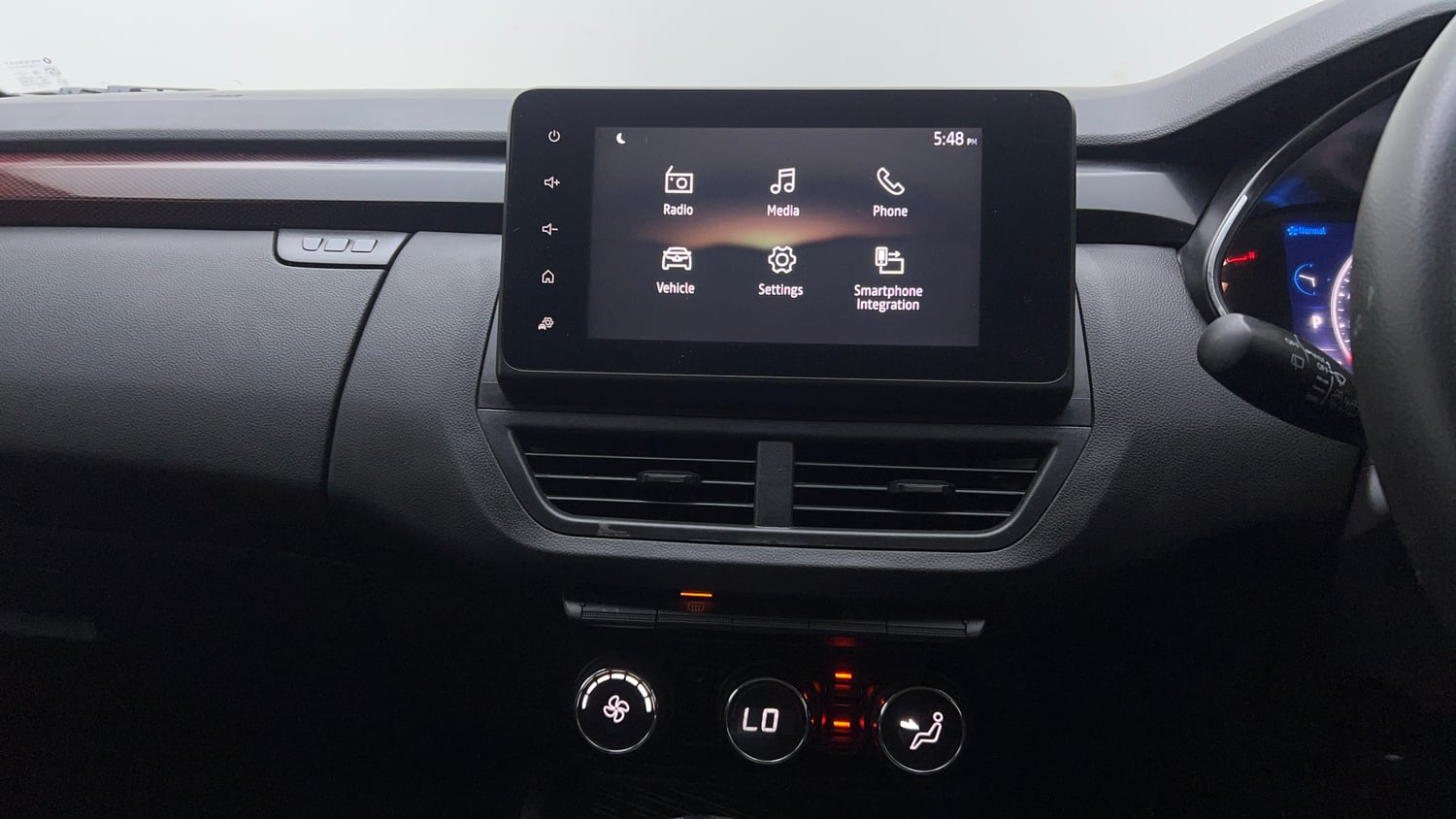 Used 2022 Renault Kiger RXZ Turbo CVT Petrol Automatic top_features Touch screen infotainment system