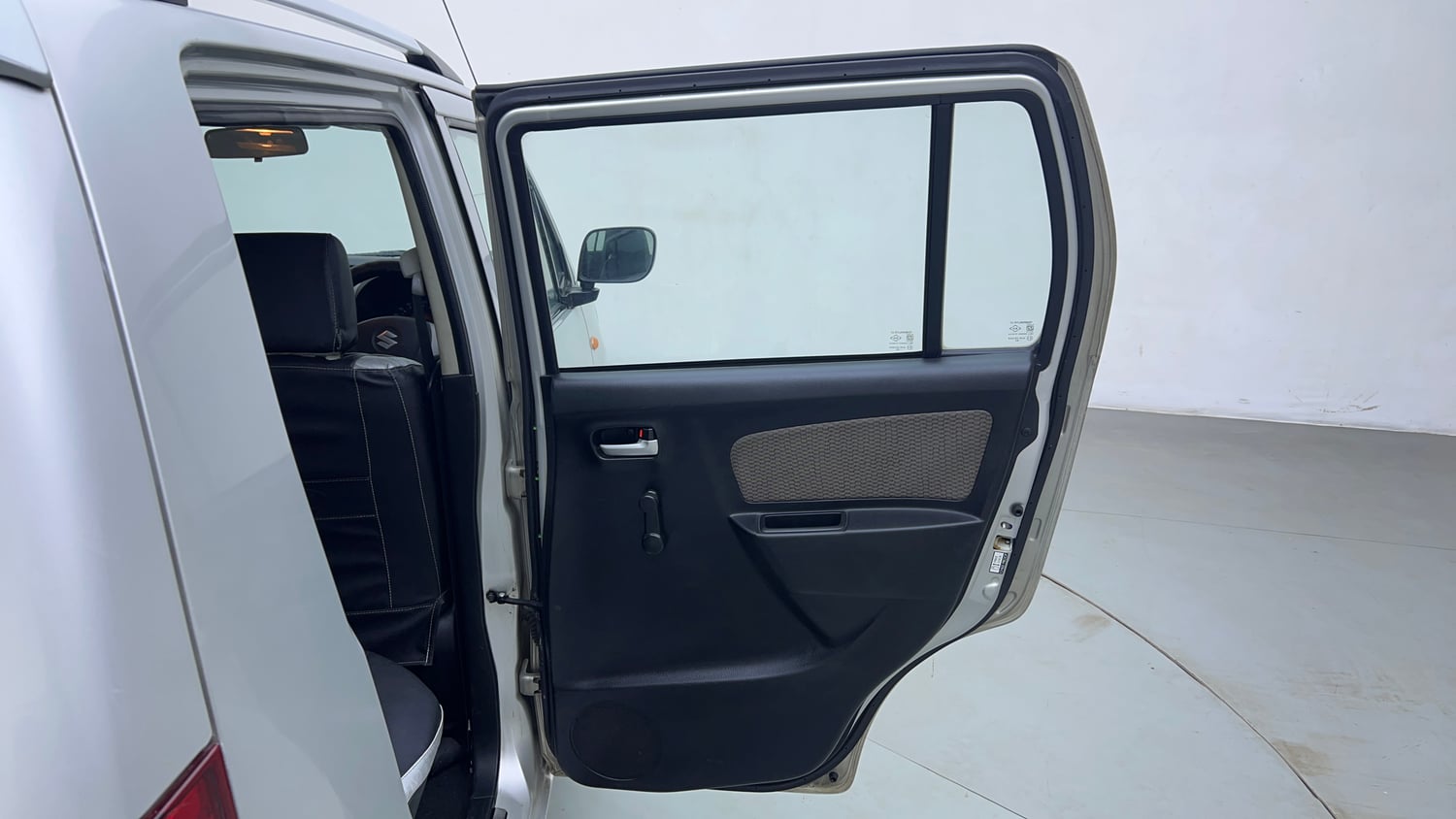 Used 2014 Maruti Suzuki Wagon R LXI Petrol Manual interior RIGHT REAR DOOR OPEN VIEW