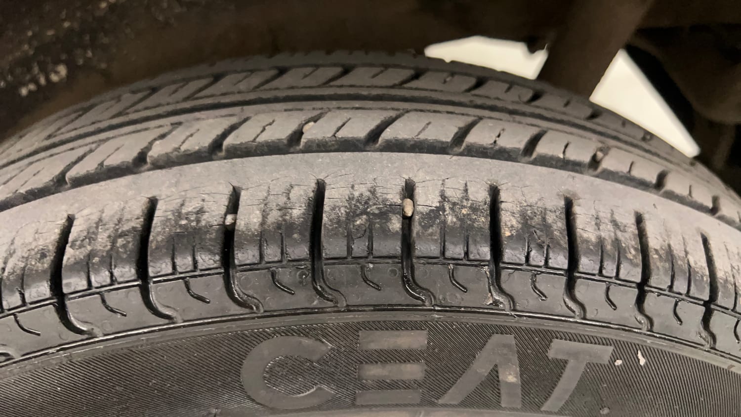 Used 2014 Maruti Suzuki Wagon R LXI CNG Cng Manual tyres LEFT REAR TYRE TREAD VIEW