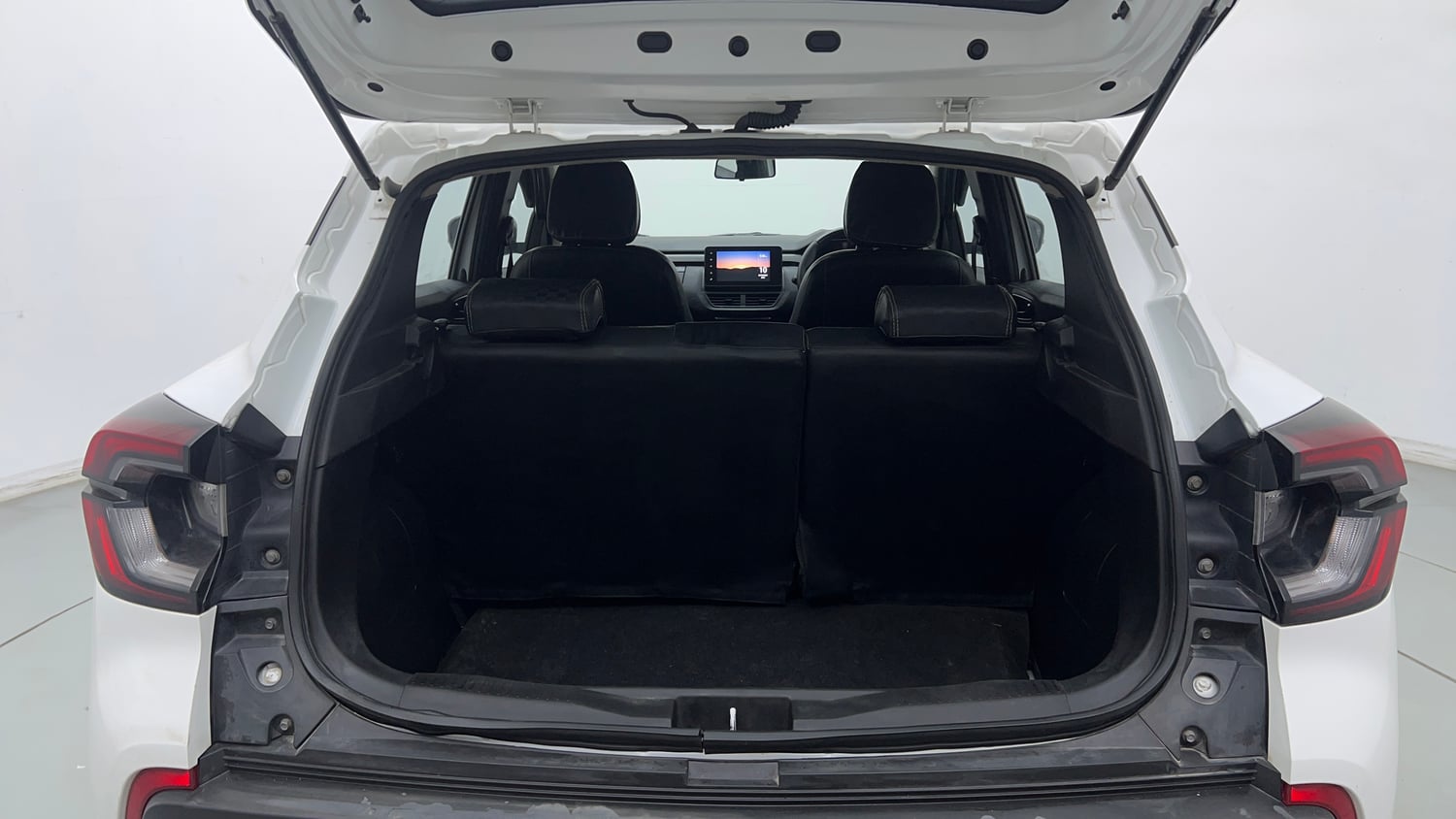 Used 2022 Renault Kiger RXZ Turbo CVT Petrol Automatic interior DICKY INSIDE VIEW