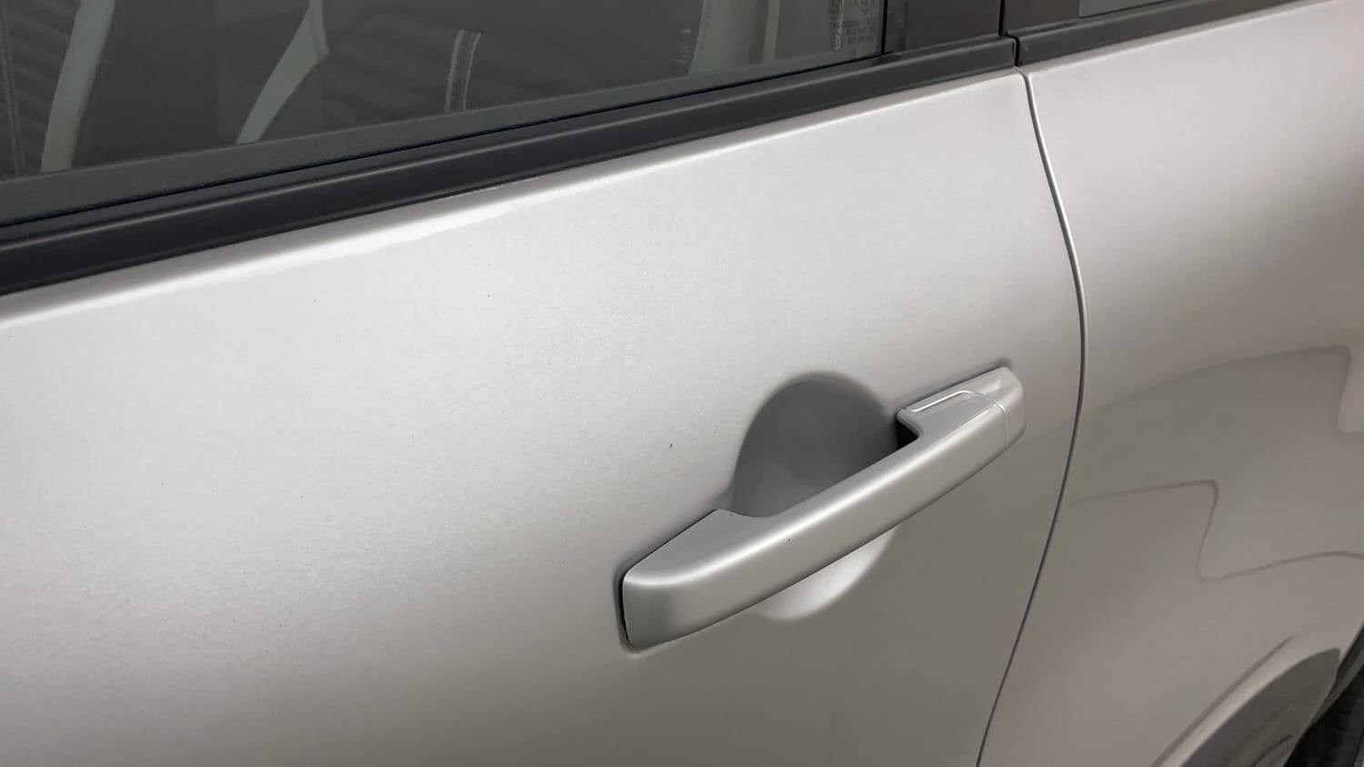 Used 2024 Renault Triber RXT Petrol Manual dents MINOR SCRATCH