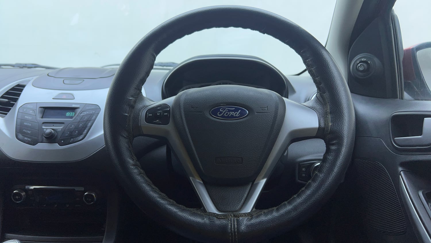 Used 2015 Ford Figo Titanium1.5 TDCi Diesel Manual top_features Steering mounted controls