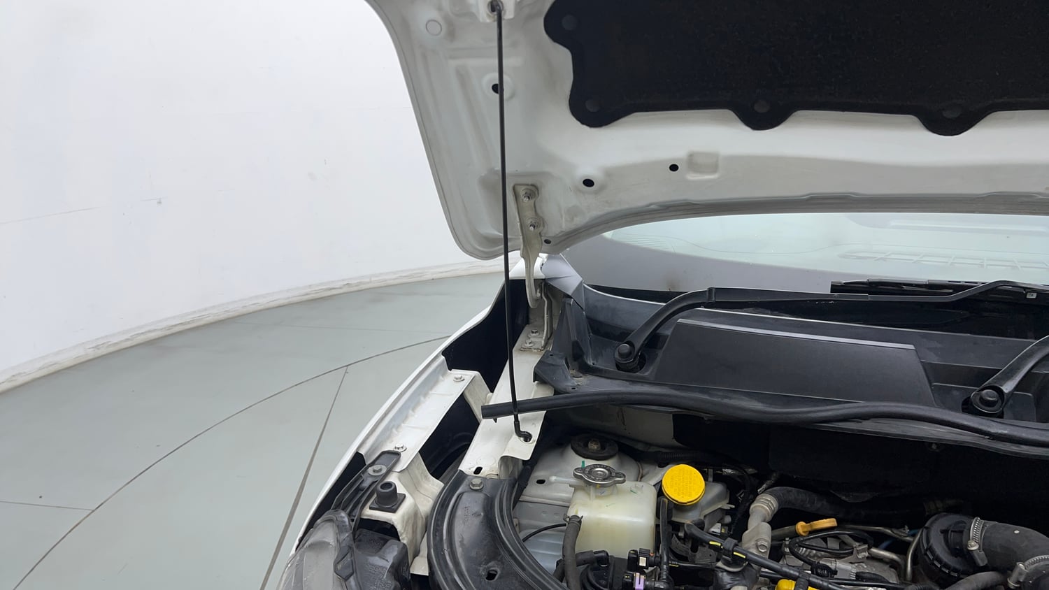 Used 2022 Renault Kiger RXZ Turbo CVT Petrol Automatic engine ENGINE RIGHT SIDE HINGE & APRON VIEW