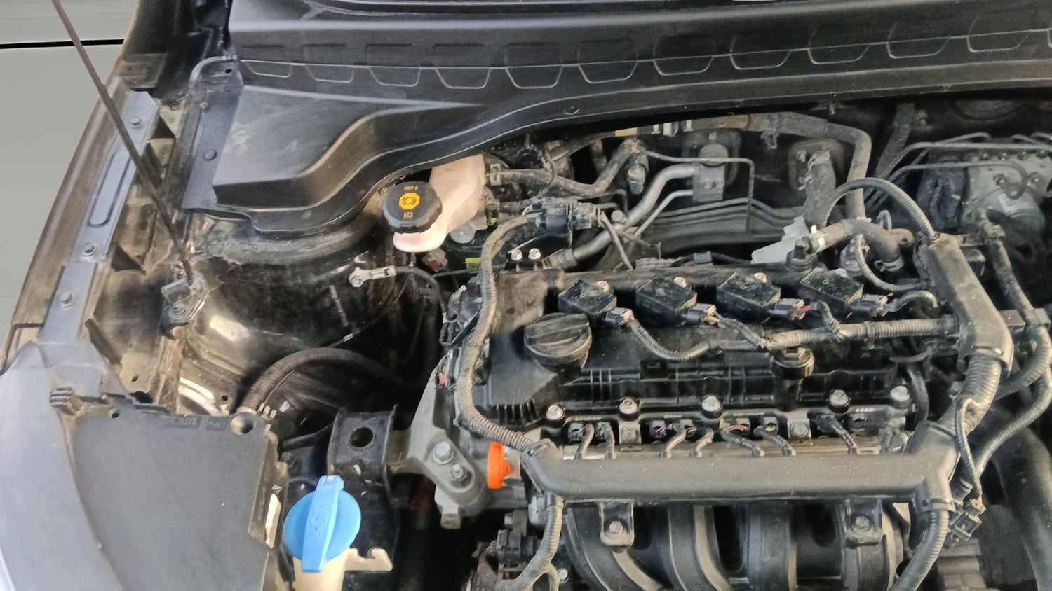 Used 2025 Kia Sonet HTK Plus (O) 1.2 Petrol MT Petrol Manual engine ENGINE RIGHT SIDE VIEW
