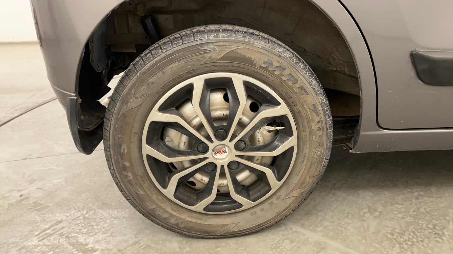 Used 2012 Maruti Suzuki Wagon R LXi Petrol Manual tyres RIGHT REAR TYRE RIM VIEW