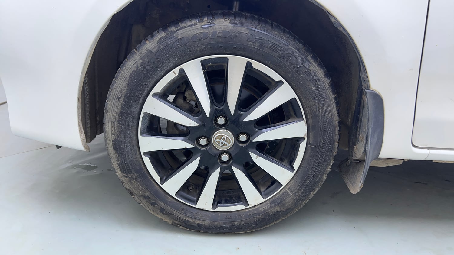 Used 2016 Toyota Etios Liva V Petrol Manual tyres LEFT FRONT TYRE RIM VIEW