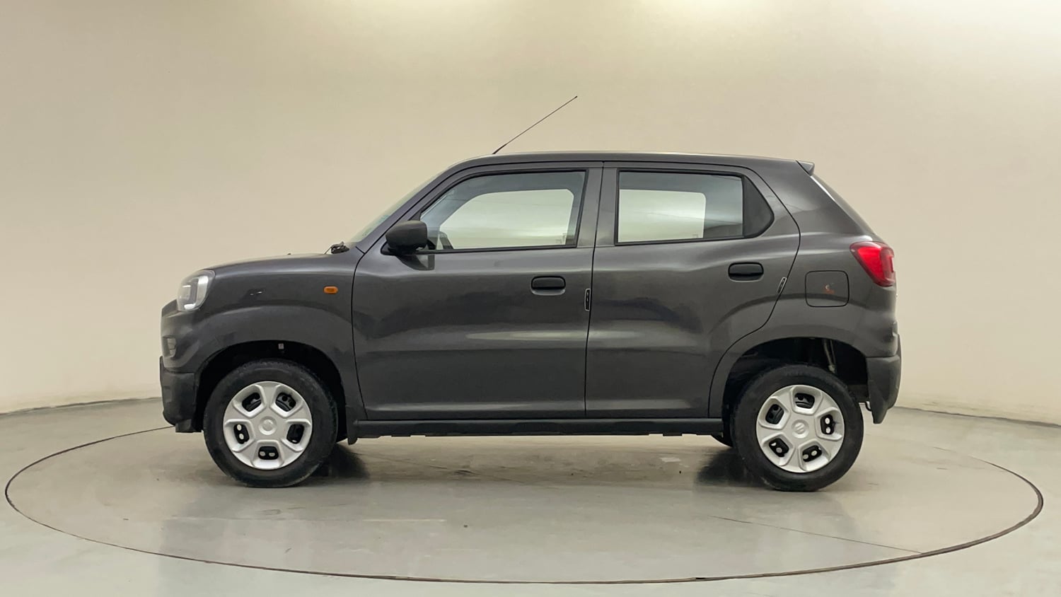 Used 2025 Maruti Suzuki S-Presso VXi (O) Petrol Manual exterior LEFT SIDE VIEW
