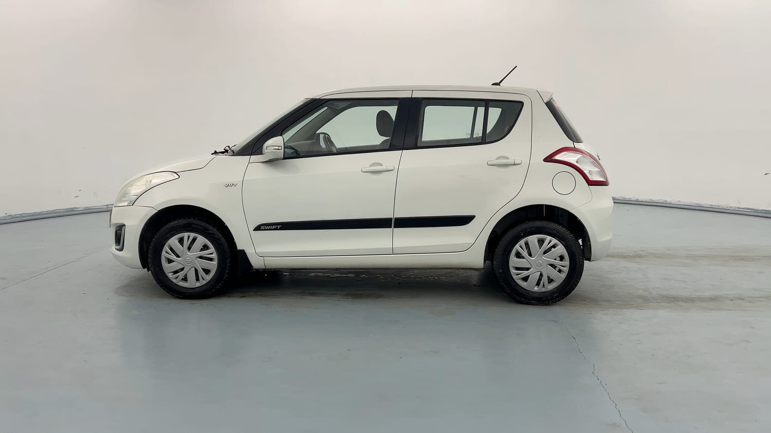 Used 2016 Maruti Suzuki Swift VXi Petrol Manual exterior LEFT SIDE VIEW