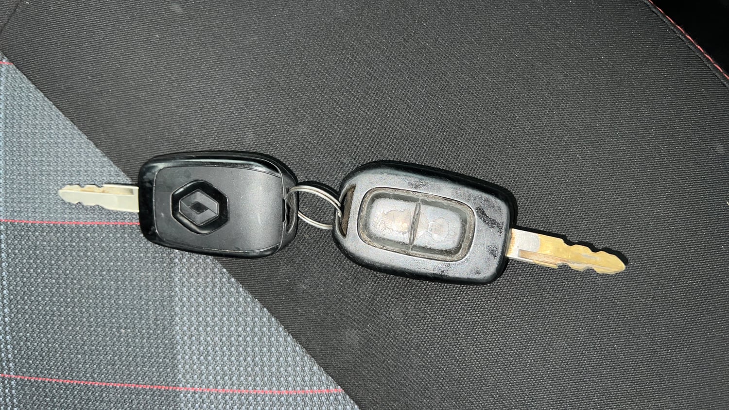 Used 2021 Renault Kwid RXT 1.0 AMT Opt Petrol Automatic extra CAR KEY VIEW