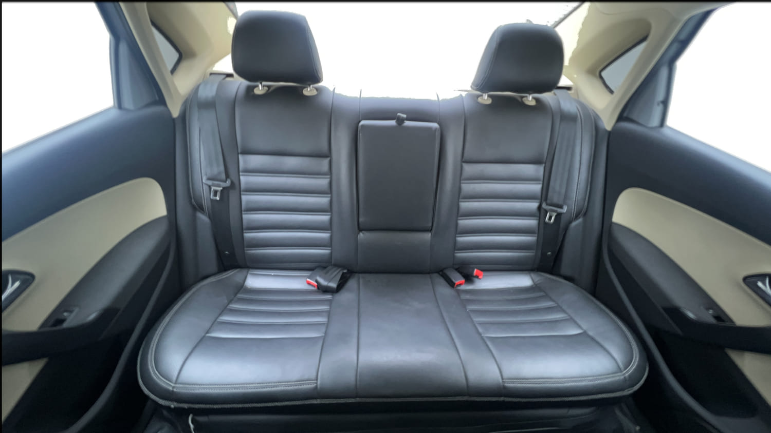 Used 2018 Skoda Rapid Ambition 1.6 MPI Petrol Manual interior REAR SEAT CONDITION VIEW