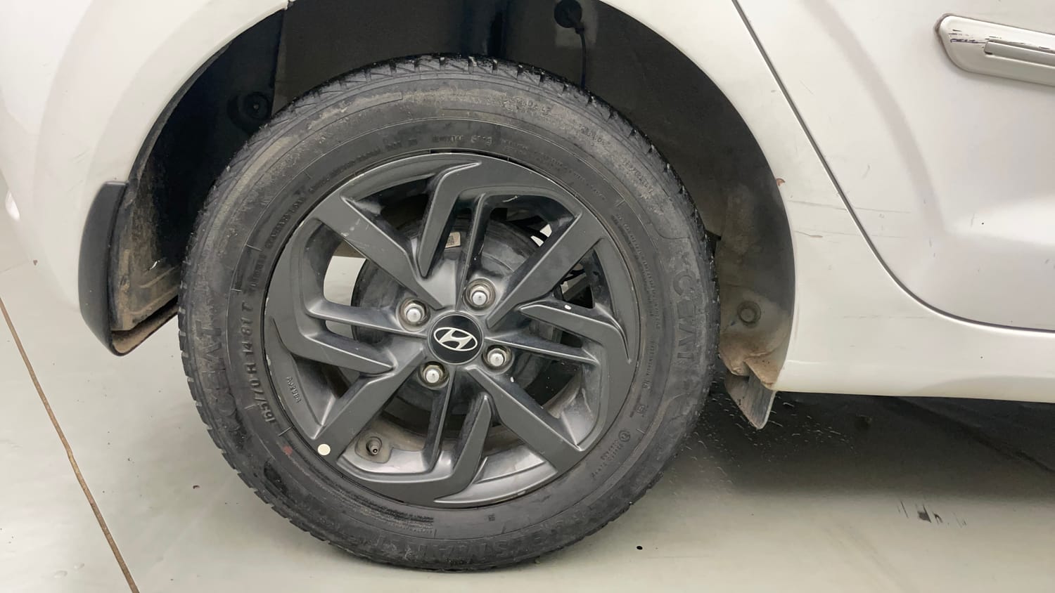 Used 2020 Hyundai Grand i10 Nios Sportz 1.2 Kappa VTVT Petrol Manual tyres RIGHT REAR TYRE RIM VIEW