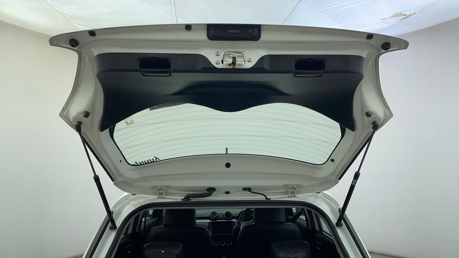 Used 2019 Maruti Suzuki Swift ZXi Plus AMT Petrol Automatic interior DICKY DOOR OPEN VIEW