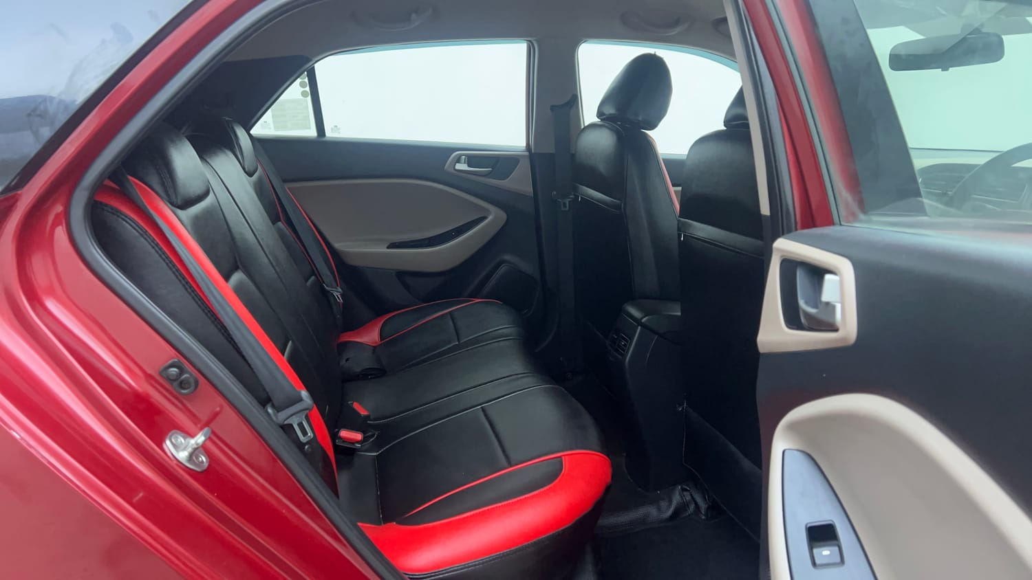 Used 2019 Hyundai Elite i20 Magna Plus 1.2 Petrol Manual interior RIGHT SIDE REAR DOOR CABIN VIEW