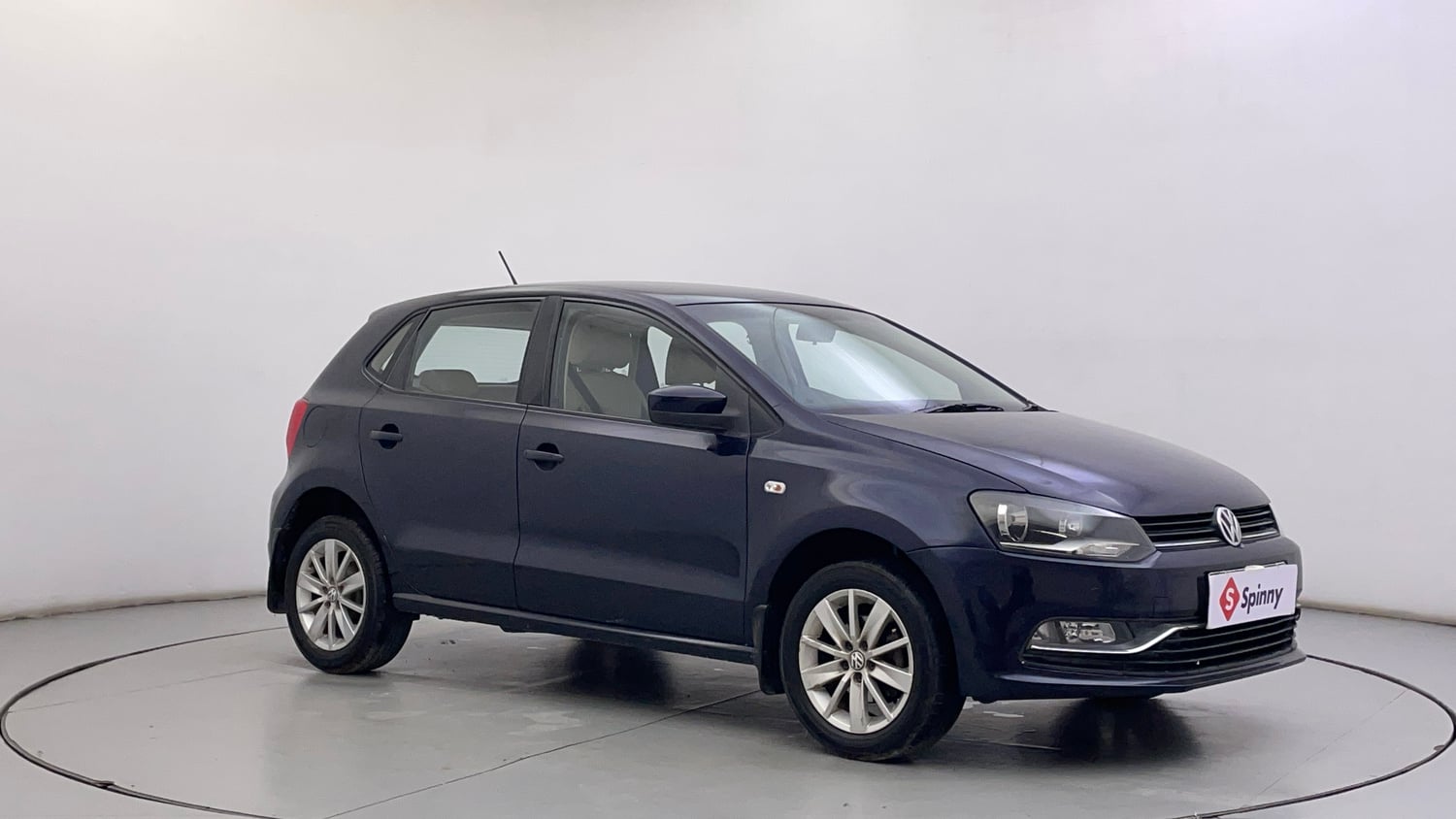 Used 2014 Volkswagen Polo Highline1.2L (P) Petrol Manual exterior RIGHT FRONT CORNER VIEW