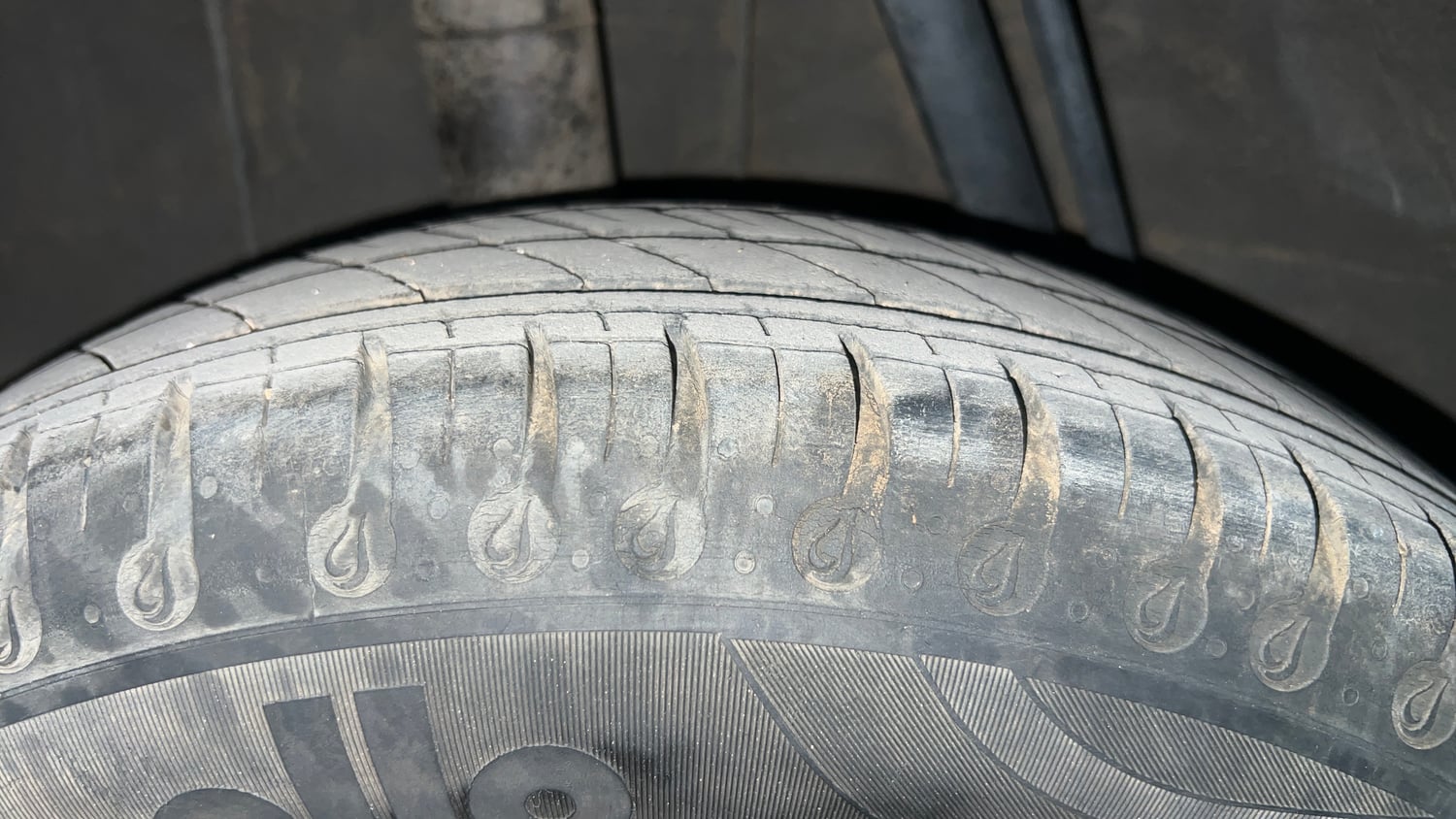 Used 2021 Renault Kwid RXT 1.0 (O) Petrol Manual tyres RIGHT REAR TYRE TREAD VIEW
