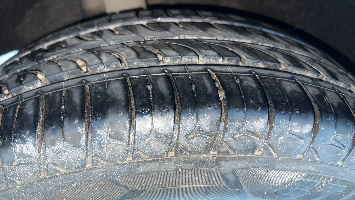 Used 2018 Maruti Suzuki Baleno Delta 1.2 Petrol Manual tyres RIGHT REAR TYRE TREAD VIEW