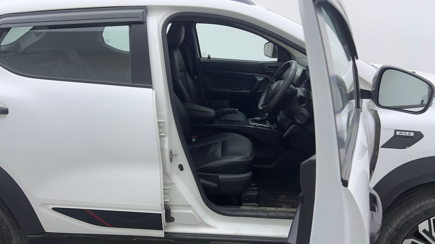 Used 2022 Renault Kiger RXZ Turbo CVT Petrol Automatic interior RIGHT SIDE FRONT DOOR CABIN VIEW