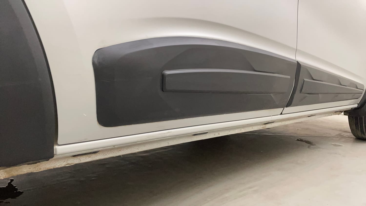 Used 2024 Renault Triber RXT Petrol Manual dents MINOR SCRATCH