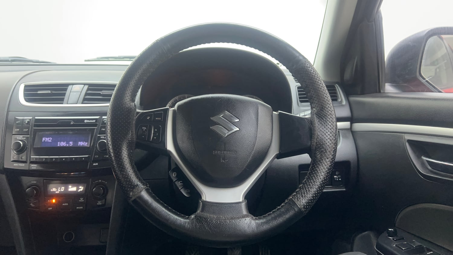 Used 2017 Maruti Suzuki Swift ZXi Petrol Manual interior STEERING VIEW