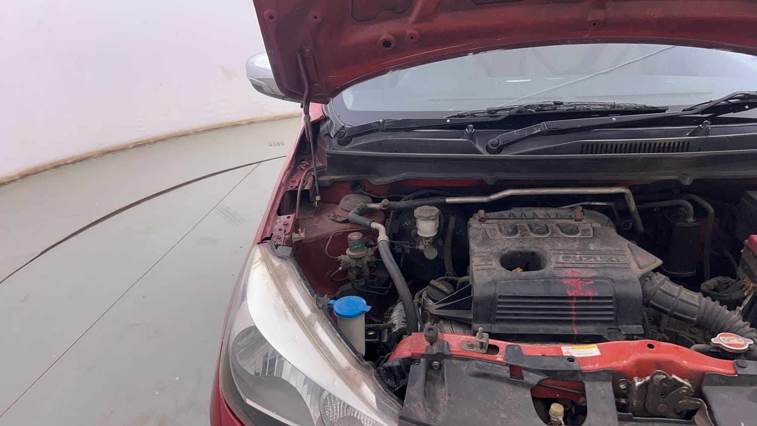 Used 2017 Maruti Suzuki Celerio VXi AMT Petrol Automatic engine ENGINE RIGHT SIDE HINGE & APRON VIEW