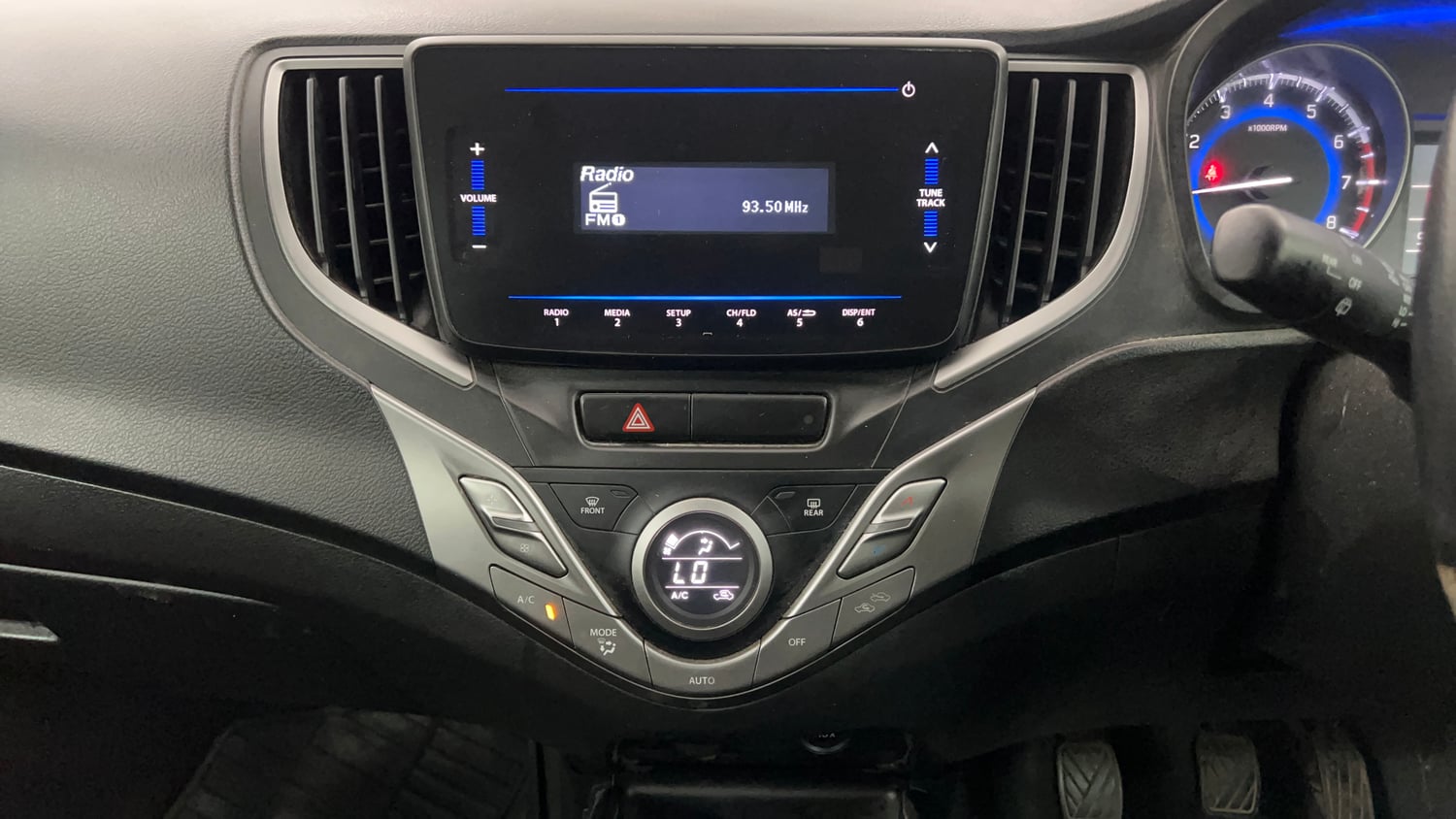 Used 2019 Maruti Suzuki Baleno Delta Petrol Manual interior MUSIC SYSTEM & AC CONTROL VIEW