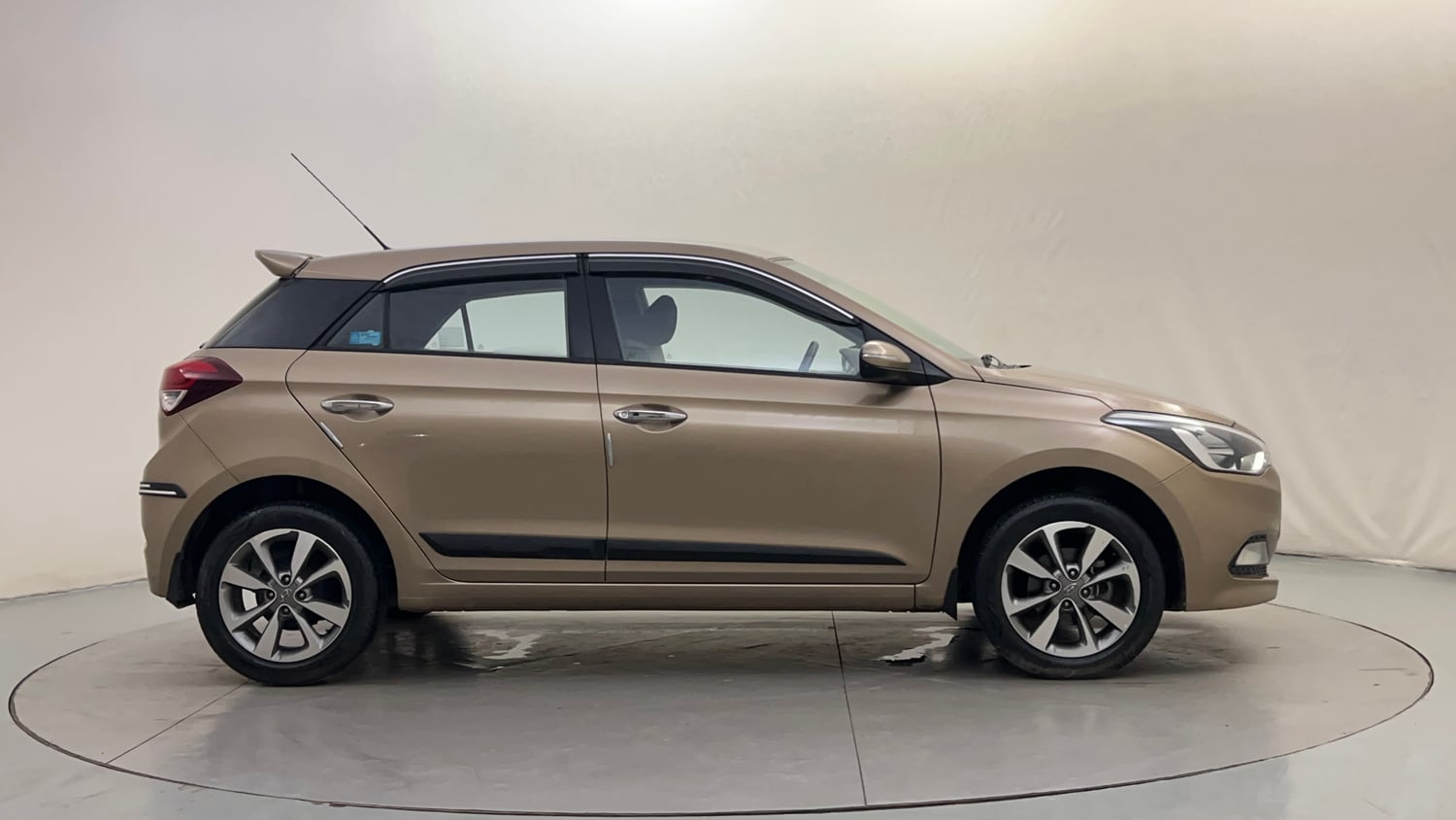 Used 2015 Hyundai Elite i20 Asta 1.2 Petrol Manual exterior RIGHT SIDE VIEW
