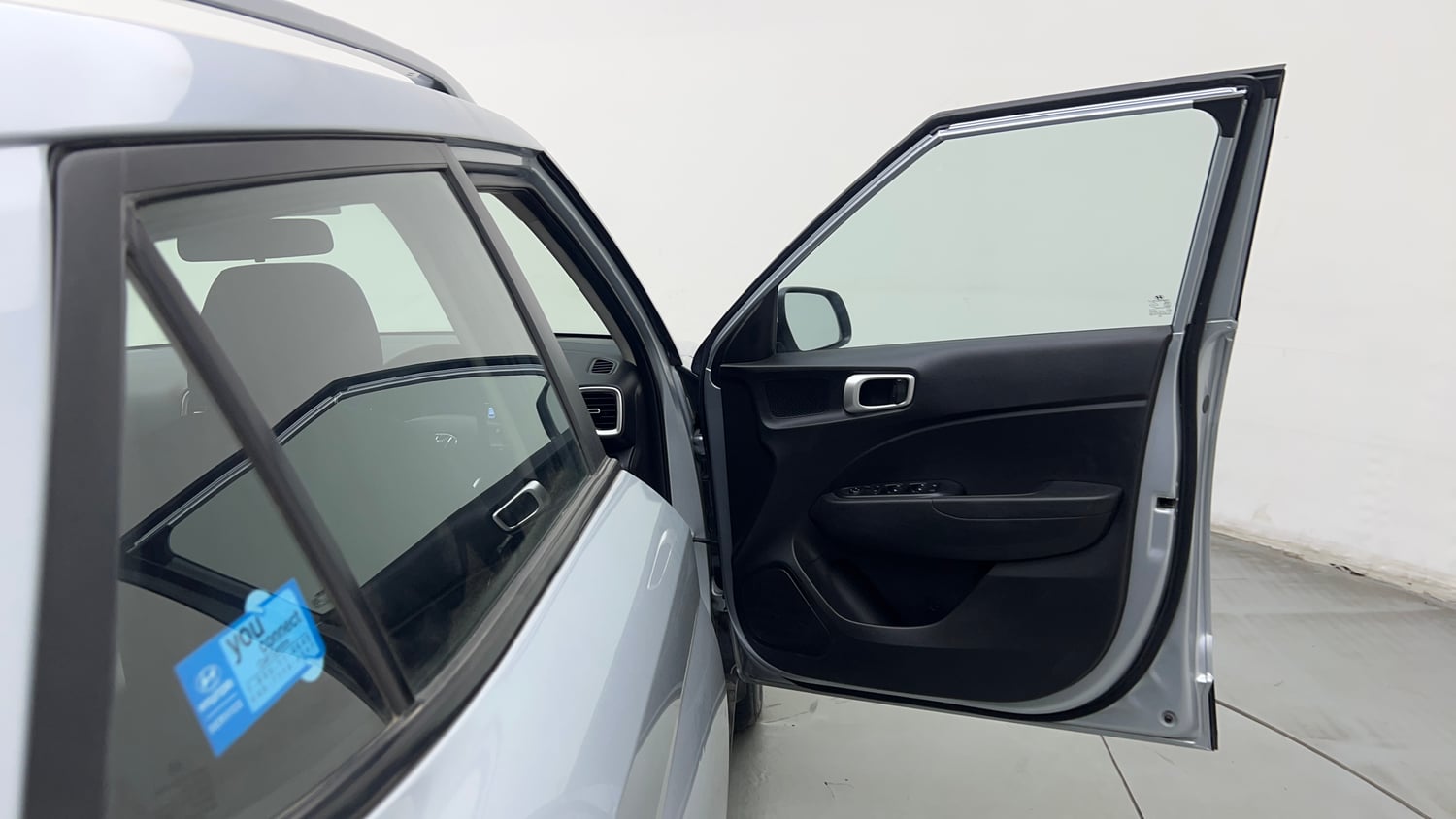 Used 2022 Hyundai Venue S (O) 1.0 Turbo DCT Petrol Automatic interior RIGHT FRONT DOOR OPEN VIEW