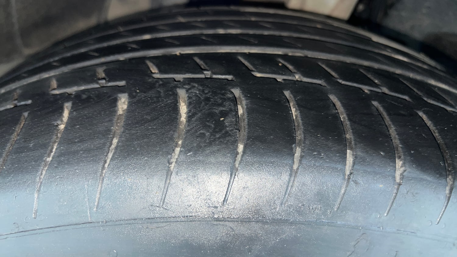 Used 2021 BMW X7 xDrive40i M Sport Petrol Automatic tyres LEFT FRONT TYRE TREAD VIEW