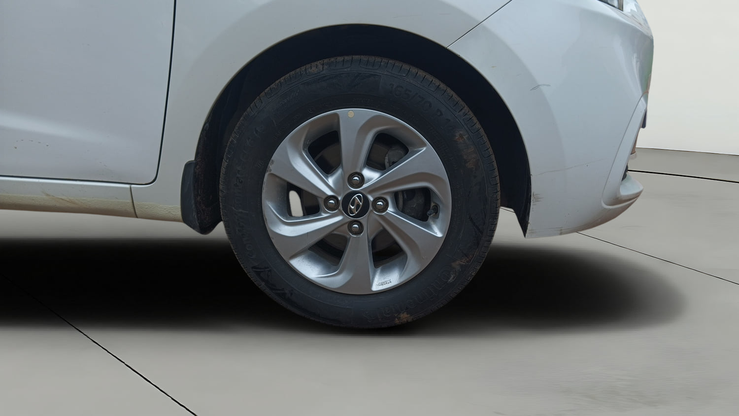 Used 2018 Hyundai Xcent SX Petrol Manual tyres RIGHT FRONT TYRE RIM VIEW